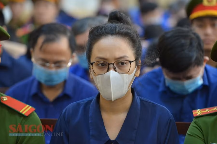 Bị cáo Trương Huệ Vân tại tòa sáng 11-4. Ảnh: CAO THĂNG