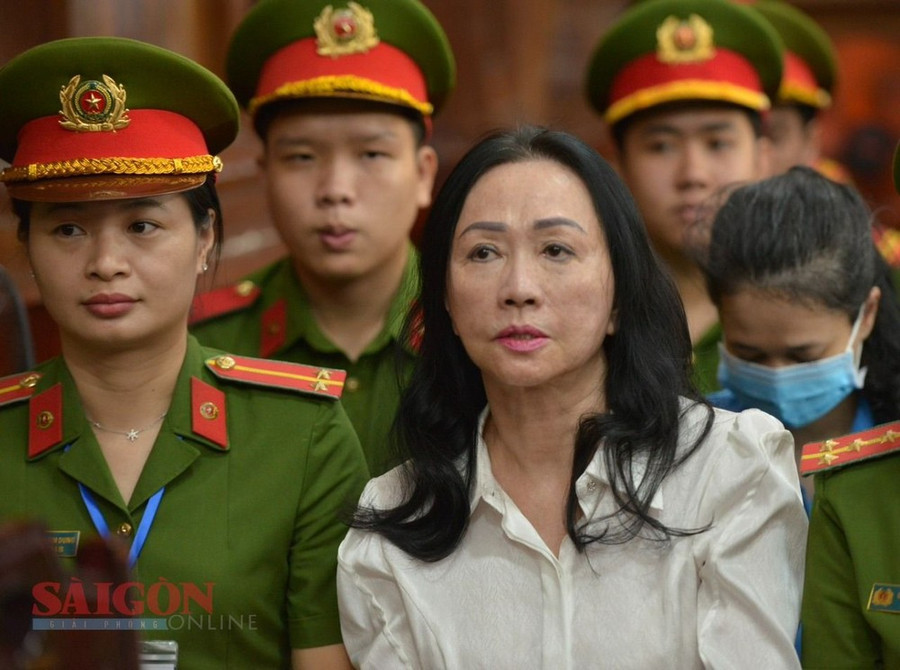 Bị cáo Trương Mỹ Lan tại tòa sáng 11-4. Ảnh: CAO THĂNG