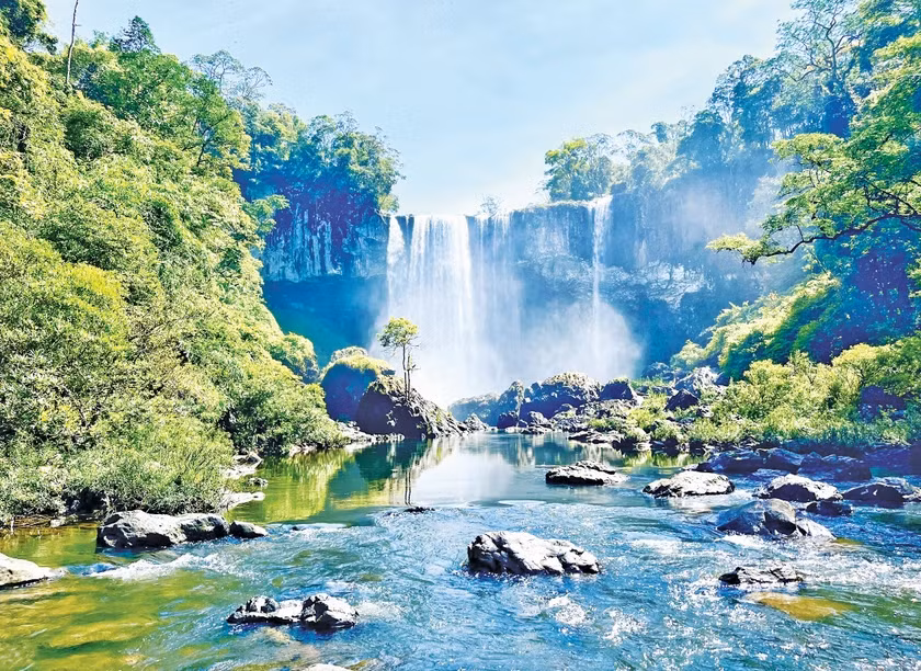 Thác 50 là một thắng cảnh thiên nhiên nổi tiếng nằm trong Khu Bảo tồn thiên nhiên Kon Chư Răng. Ảnh: Phương Vi Thác 50 là một thắng cảnh thiên nhiên nổi tiếng nằm trong Khu Bảo tồn thiên nhiên Kon Chư Răng. Ảnh: Phương Vi