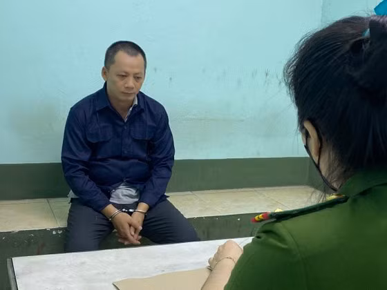 Công an lấy lời khai Nguyễn Trung Nghĩa