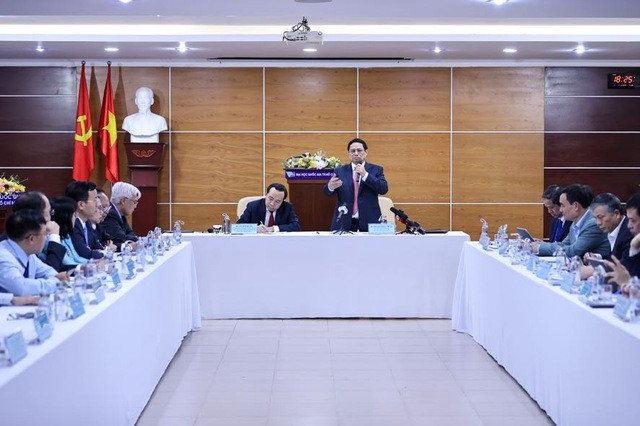 Thủ tướng yêu cầu khẩn trương hoàn thiện quy hoạch, các địa phương sớm bàn giao 100% mặt bằng cho các dự án xây dựng của ĐHQG TPHCM; xây dựng cơ chế, chính sách hoạt động của trường phù hợp với cơ chế thị trường định hướng xã hội chủ nghĩa - Ảnh: VGP/Nhật Bắc Thủ tướng yêu cầu khẩn trương hoàn thiện quy hoạch, các địa phương sớm bàn giao 100% mặt bằng cho các dự án xây dựng của ĐHQG TPHCM; xây dựng cơ chế, chính sách hoạt động của trường phù hợp với cơ chế thị trường định hướng xã hội chủ nghĩa - Ảnh: VGP/Nhật Bắc