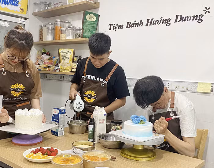 Họ luôn làm việc chăm chỉ và chỉn chu cho mỗi đơn hàng.