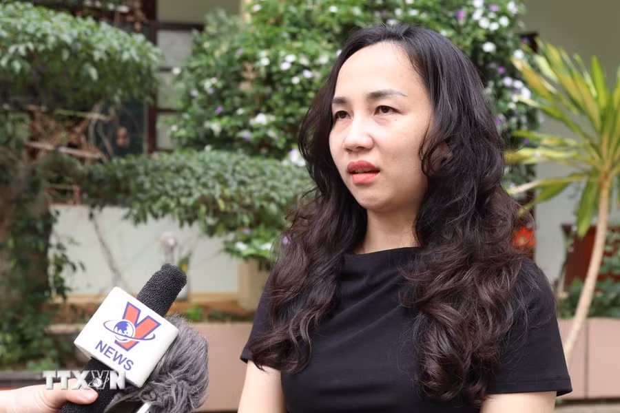 Bà Trần Thị Thu Huyền, Phó Hiệu trưởng Trường Trung học Phổ thông Việt Bắc, thành phố Lạng Sơn. (Ảnh: Văn Đạt/TTXVN)