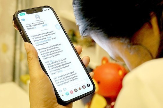 Tội phạm lừa đảo qua không gian mạng ngày càng tinh vi và không từ một thủ đoạn nào để lừa người khác.