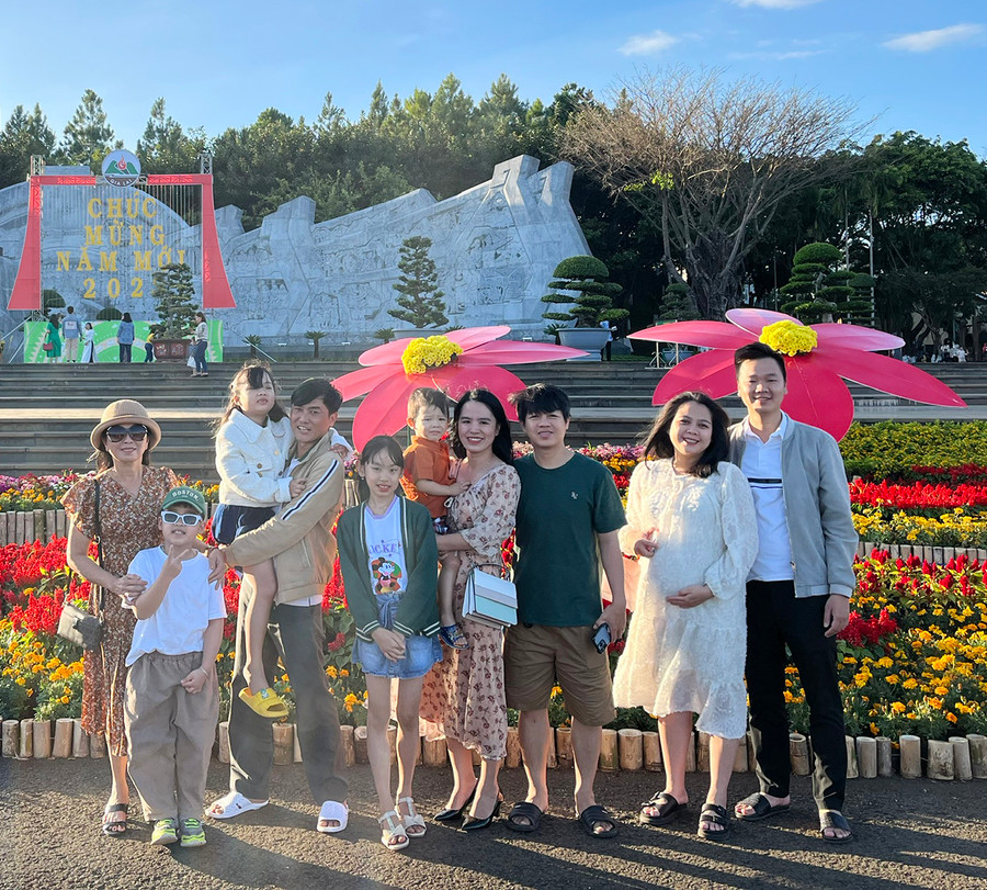 Bảo đảm đón Tết Nguyên đán Giáp Thìn 2024 vui tươi, lành mạnh, an toàn, tiết kiệm. Ảnh: Phương Vi Bảo đảm đón Tết Nguyên đán Giáp Thìn 2024 vui tươi, lành mạnh, an toàn, tiết kiệm. Ảnh: Phương Vi