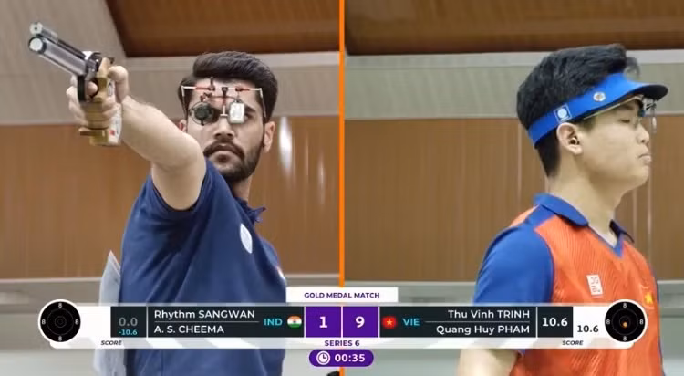 Quang Huy và xạ thủ Ấn Độ