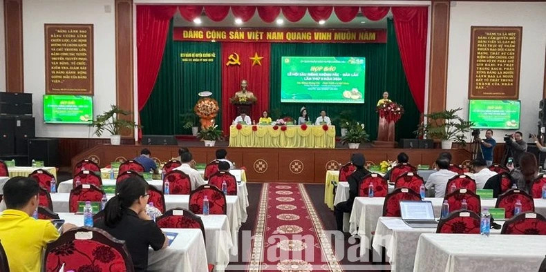 Quang cảnh buổi họp báo. Quang cảnh buổi họp báo.