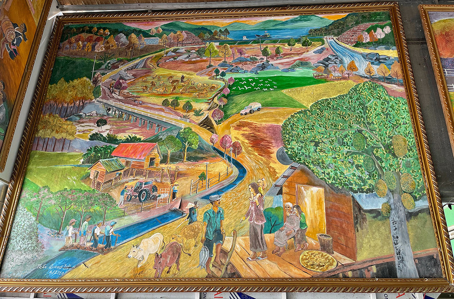 Một tác phẩm vẽ buôn của người Jrai của họa sĩ Trần Quang Lực (ảnh chụp lại).