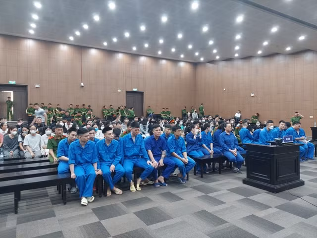 Các bị cáo tại phiên toà