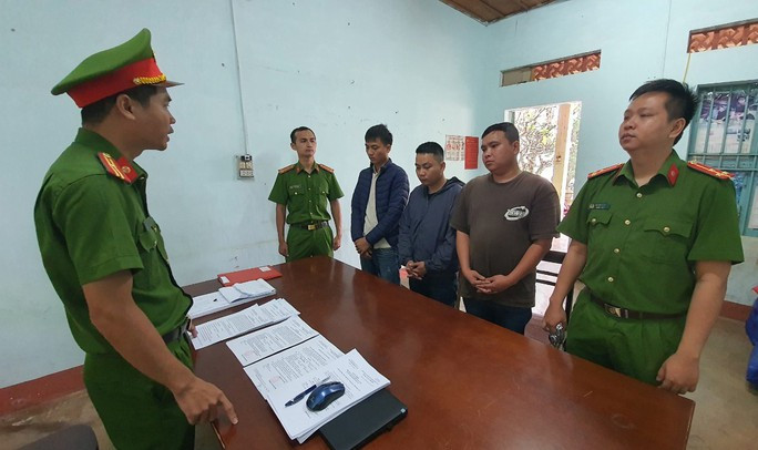 Cơ quan điều tra khởi tố bị can, bắt tạm giam 3 đối tượng để điều tra về hành vi giết người