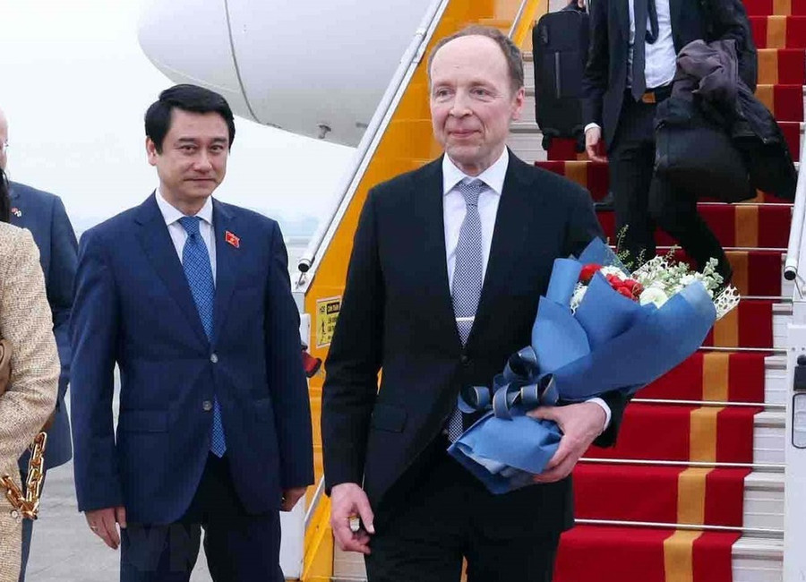 Chủ tịch Quốc hội Phần Lan Jussi Halla-aho tới Sân bay Quốc tế Nội Bài. (Ảnh: Phạm Kiên/TTXVN) Chủ tịch Quốc hội Phần Lan Jussi Halla-aho tới Sân bay Quốc tế Nội Bài. (Ảnh: Phạm Kiên/TTXVN)