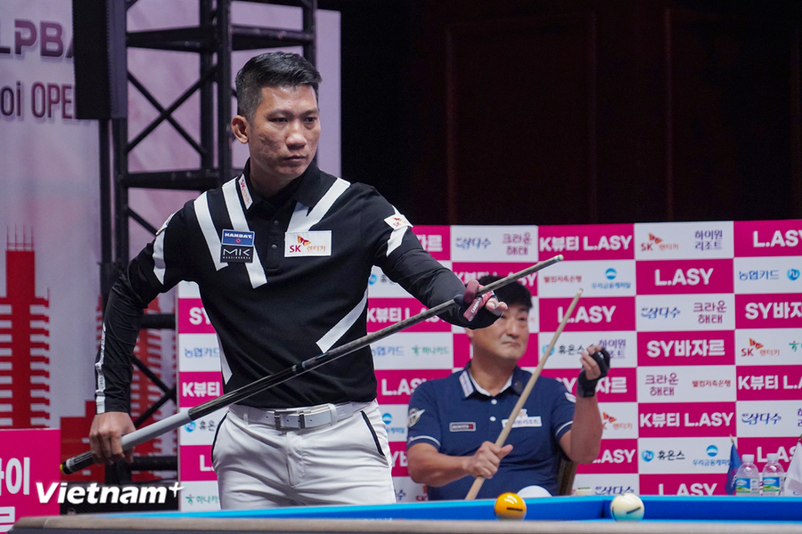 Cơ thủ Ngô Đình Nại (áo đen) hiện đang xếp thứ 21 trên Bảng xếp hạng PBA Tour, tham gia tranh tài tại Giải PBA LPBA SY Bazzar Hà Nội Open 2024. (Ảnh: Việt Anh/Vietnam+) Cơ thủ Ngô Đình Nại (áo đen) hiện đang xếp thứ 21 trên Bảng xếp hạng PBA Tour, tham gia tranh tài tại Giải PBA LPBA SY Bazzar Hà Nội Open 2024. (Ảnh: Việt Anh/Vietnam+)