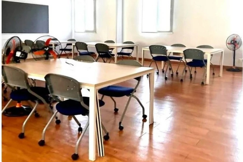 Phòng học ngày 19/3 trống trơn, không có giáo viên, học sinh. (Ảnh: Phụ huynh cung cấp) Phòng học ngày 19/3 trống trơn, không có giáo viên, học sinh. (Ảnh: Phụ huynh cung cấp)