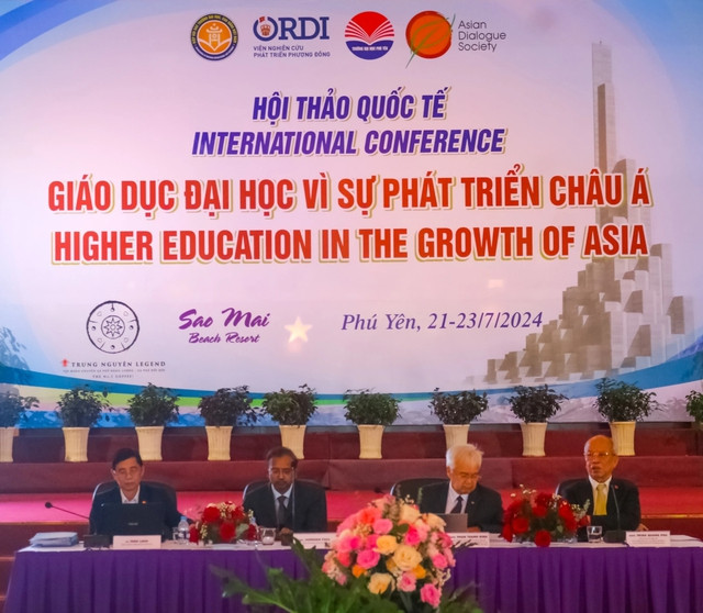 Hội thảo quốc tế "Giáo dục ĐH vì sự phát triển châu Á". Ảnh TRẦN BÍCH NGÂN Hội thảo quốc tế "Giáo dục ĐH vì sự phát triển châu Á". Ảnh TRẦN BÍCH NGÂN