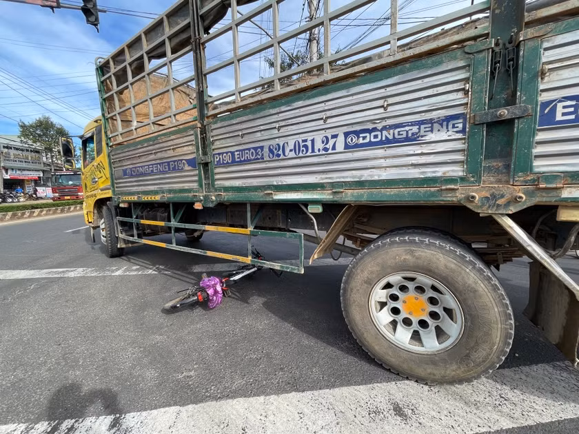 Từ đầu năm 2023 đến nay đã xảy ra gần 900 vụ tai nạn giao thông liên quan đến học sinh. Ảnh: Văn Ngọc