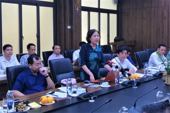 Phó Cục trưởng Cục Thú y Nguyễn Thu Thủy phát biểu tại cuộc họp Phó Cục trưởng Cục Thú y Nguyễn Thu Thủy phát biểu tại cuộc họp