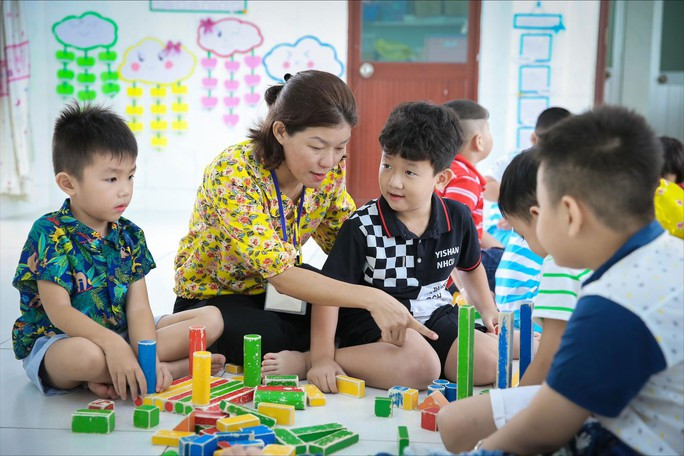Trong giáo dục không được phép sai lầm! - Ảnh 1. Giáo dục mầm non sẽ được quan tâm hơn trong năm học mới. Ảnh: HOÀNG TRIỀU