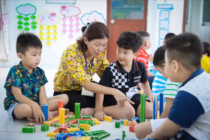 Giáo dục mầm non sẽ được quan tâm hơn trong năm học mới. Ảnh: HOÀNG TRIỀU