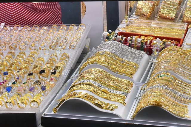 Giá vàng hôm nay của thế giới sụt giảm