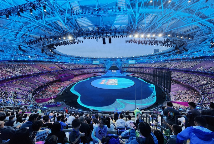 ... kịp khô ráo trả không gian cho lễ khai mạc ASIAD