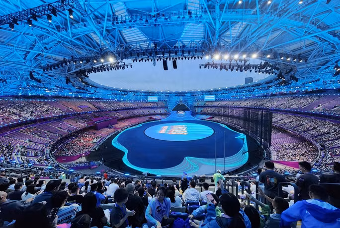 ... kịp khô ráo trả không gian cho lễ khai mạc ASIAD