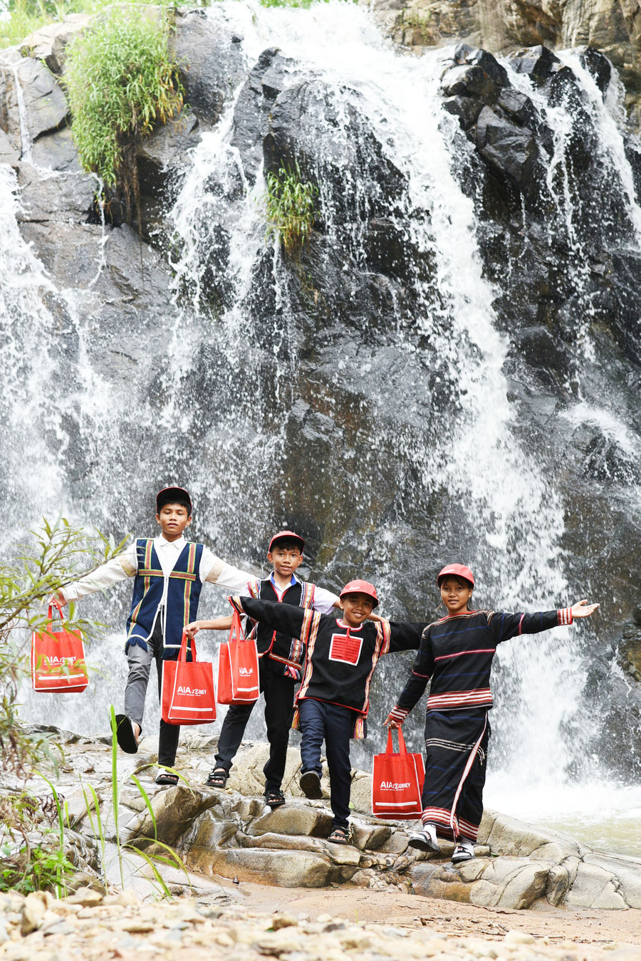 "Hành trình Cuộc sống" còn mong muốn truyền tải thông điệp nâng cao ý thức bảo vệ môi trường. Ảnh: P.V "Hành trình Cuộc sống" còn mong muốn truyền tải thông điệp nâng cao ý thức bảo vệ môi trường. Ảnh: P.V