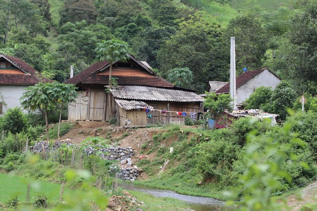 Ở xã Chiêu Lưu hiện vẫn còn một số người bị lừa bán, chưa trở về được quê hương.