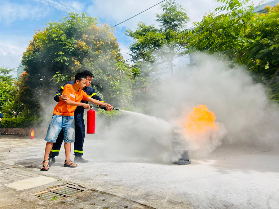 Trang bị kỹ năng sống cho thiếu nhi là việc làm cần thiết để phòng ngừa tai nạn thương tích. Ảnh: P.L