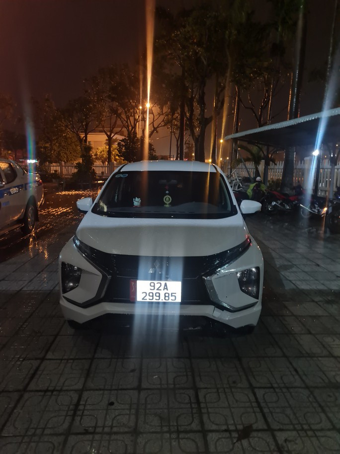 Nhậu say, tông văng 2 mẹ con người đi đường rồi lái ô tô bỏ chạy - Ảnh 4.