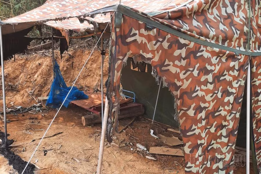 Một chốt QLBVR ở Đắk Glong, tỉnh Đắk Nông bị đốt phá.