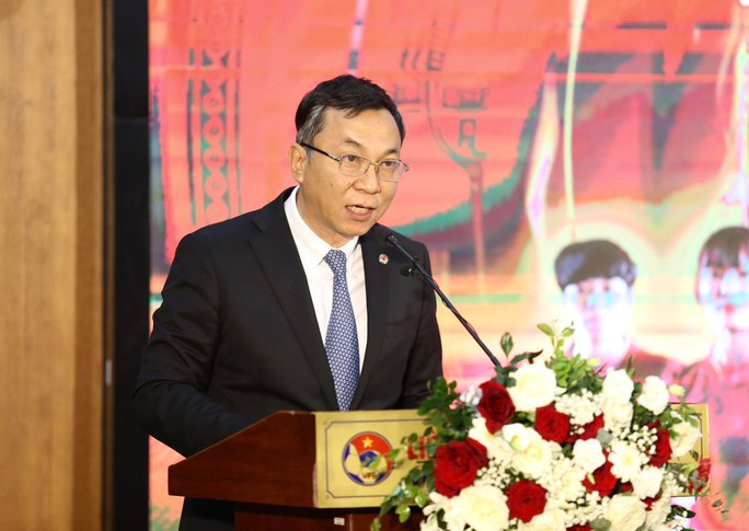 Chủ tịch VFF Trần Quốc Tuấn phát biểu tại Lễ xuất quân. Ảnh: Hồng Nam Chủ tịch VFF Trần Quốc Tuấn phát biểu tại Lễ xuất quân. Ảnh: Hồng Nam