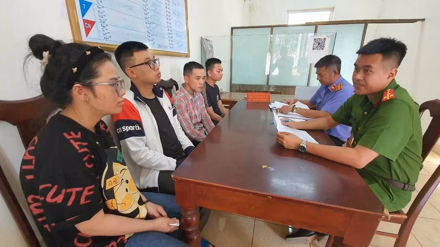 Cơ quan công an đang lấy lời khai các đối tượng trong vụ việc.