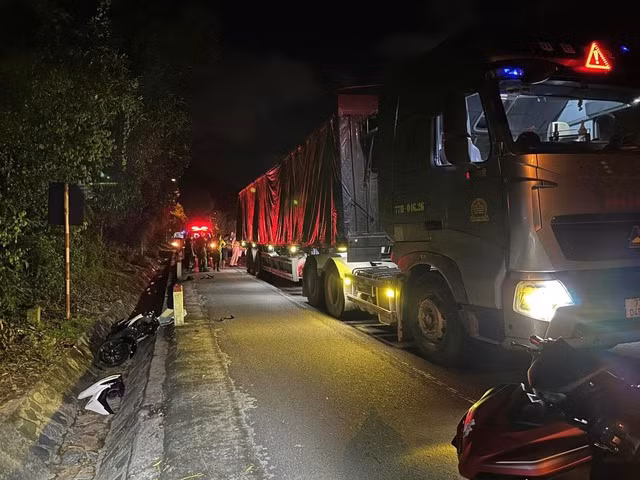 Hiện trường vụ tai nạn làm anh T. tử vong. Ảnh: C.T.V