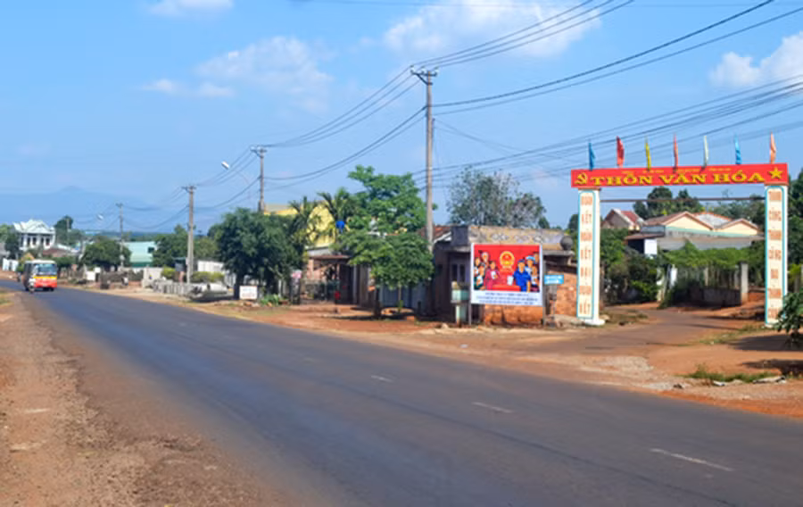 Một góc xã Tân Bình hôm nay. Ảnh: Lê Nam Một góc xã Tân Bình hôm nay. Ảnh: Lê Nam