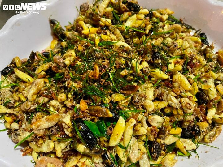 ...là một món đặc sản được ưa chuộng trên mâm nhậu.