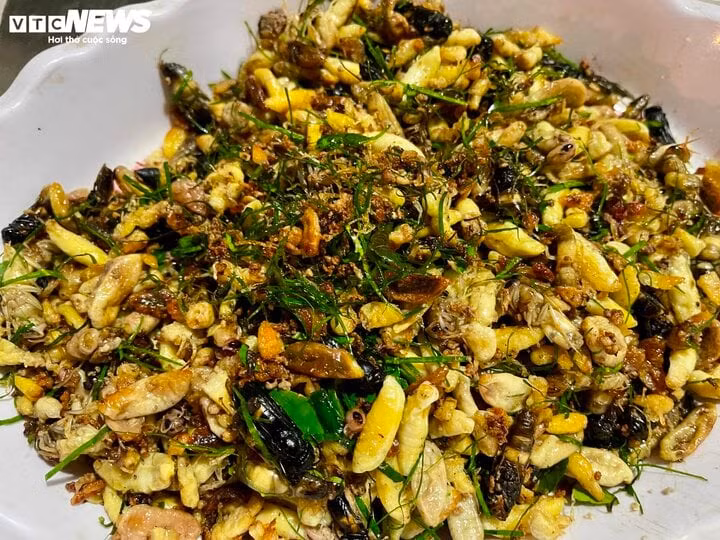 ...là một món đặc sản được ưa chuộng trên mâm nhậu.