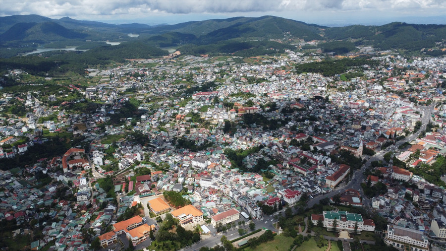 Cơ quan thuế đã có ý kiến kiến nghị rà soát, thu hồi dự án nợ tiền gia hạn thời gian đưa đất vào sử dụng. Ảnh: Hữu Long