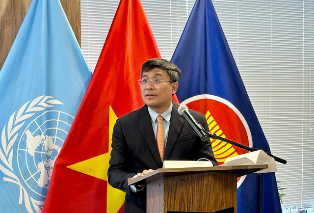 Thứ trưởng Thường trực Bộ Ngoại giao Nguyễn Minh Vũ phát biểu tại hội thảo Thứ trưởng Thường trực Bộ Ngoại giao Nguyễn Minh Vũ phát biểu tại hội thảo