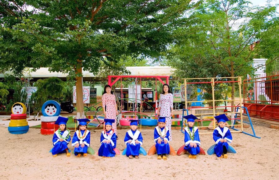 Trường Mầm non Tuổi Hoa (xã Ia Kênh, TP. Pleiku) có hệ thống cây xanh đa dạng, tạo không gian xanh mát. Ảnh: M.K