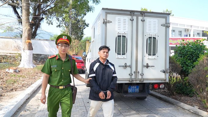 Cơ quan điều tra thực hiện lệnh bắt tạm giam 4 tháng đối với Trương Thái Ngọc. Cơ quan điều tra thực hiện lệnh bắt tạm giam 4 tháng đối với Trương Thái Ngọc.