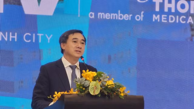 Thứ trưởng Bộ Y tế Trần Văn Thuấn chia sẻ tại buổi lễ