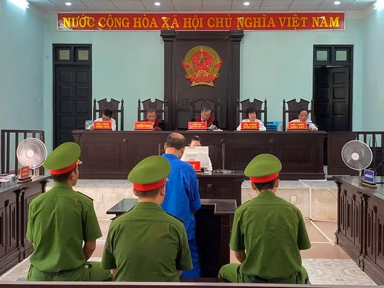 Toàn cảnh phiên tòa