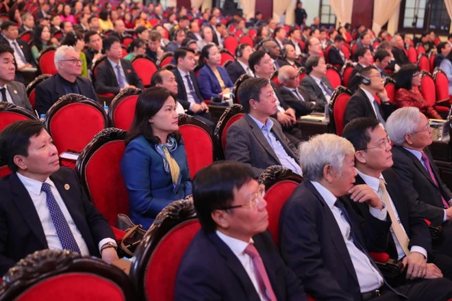 Các đại biểu tham dự buổi lễ. (Ảnh: Hoàng Hiếu/TTXVN) Các đại biểu tham dự buổi lễ. (Ảnh: Hoàng Hiếu/TTXVN)