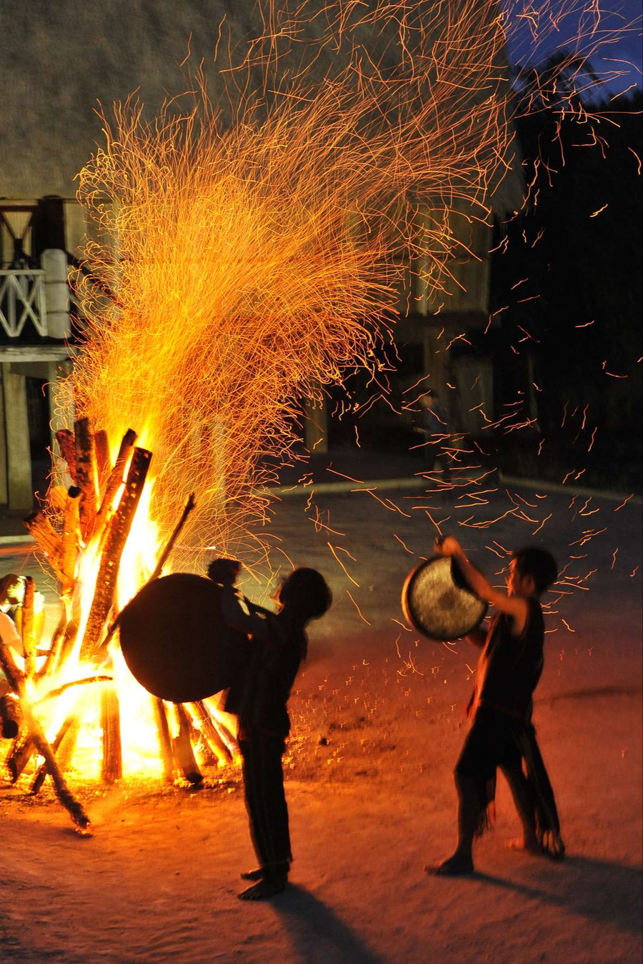 Ngọn lửa trong lễ hội