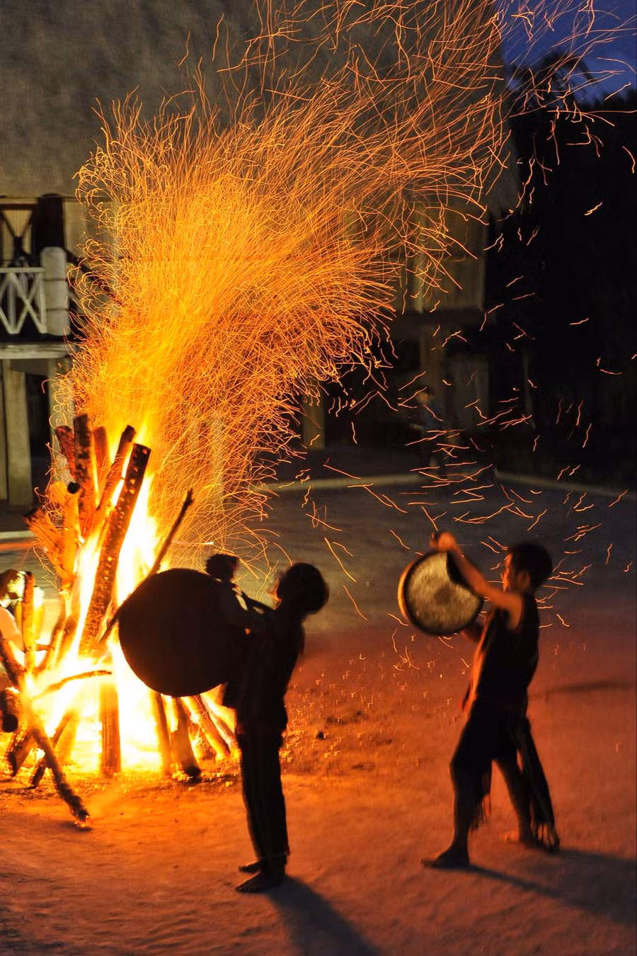 Ngọn lửa trong lễ hội