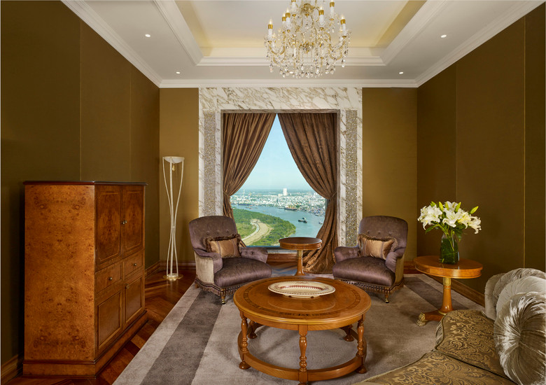 Phòng Tổng thống có tổng cộng 313m2, ở được 4 - 5 người, giá phòng vào khoảng 15.000 USD, tương đương 375.000 triệu đồng/đêm