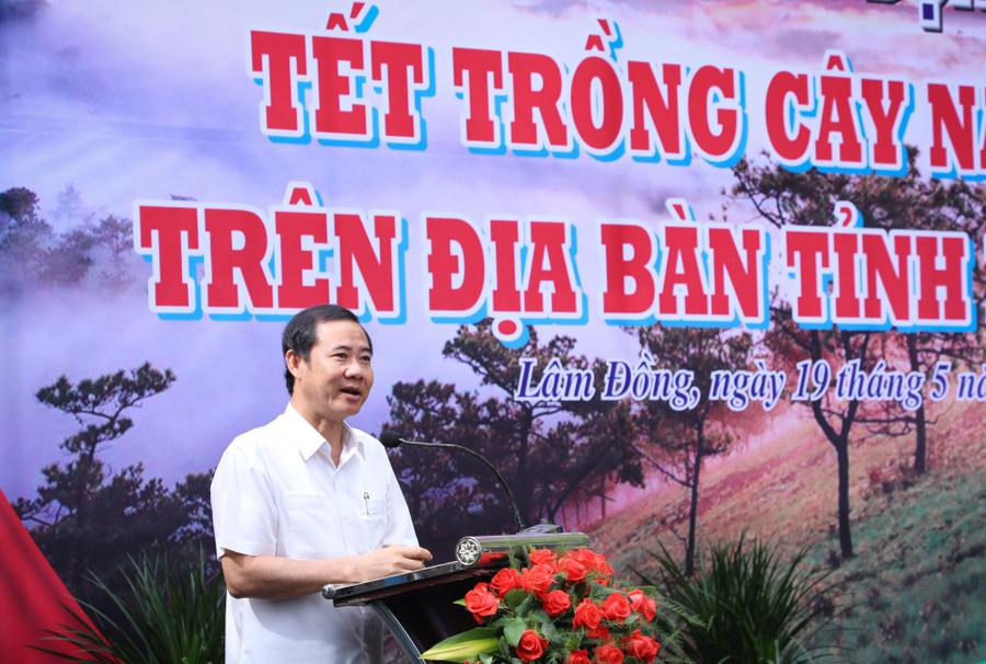 Quyền Bí thư Tỉnh ủy Lâm Đồng Nguyễn Thái Học phát biểu và kêu gọi mỗi cán bộ, người dân tích cực tham gia vào việc bảo vệ rừng, trồng cây xanh để gây rừng Quyền Bí thư Tỉnh ủy Lâm Đồng Nguyễn Thái Học phát biểu và kêu gọi mỗi cán bộ, người dân tích cực tham gia vào việc bảo vệ rừng, trồng cây xanh để gây rừng