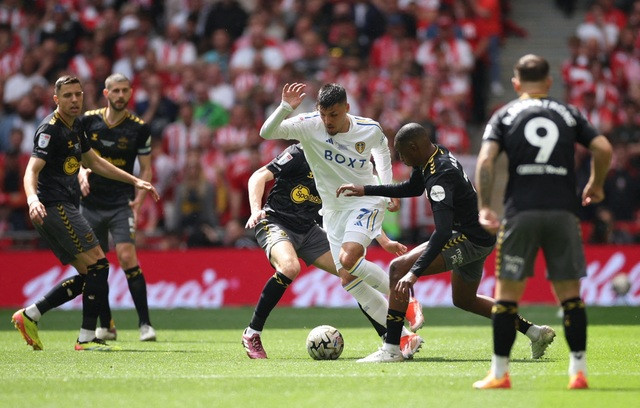 Trận play-off tranh suất lên hạng Ngoại hạng hấp dẫn và thu hút. Trận play-off tranh suất lên hạng Ngoại hạng hấp dẫn và thu hút.