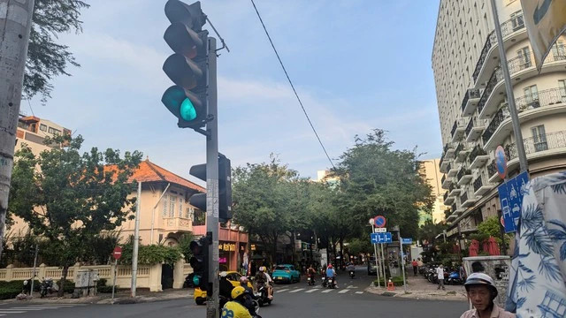 Việc bỏ hay giữ đèn giao thông đếm giây không quan trọng bằng ý thức, văn hóa tham gia giao thông của mỗi người chúng ta (Ảnh nguồn TNO)