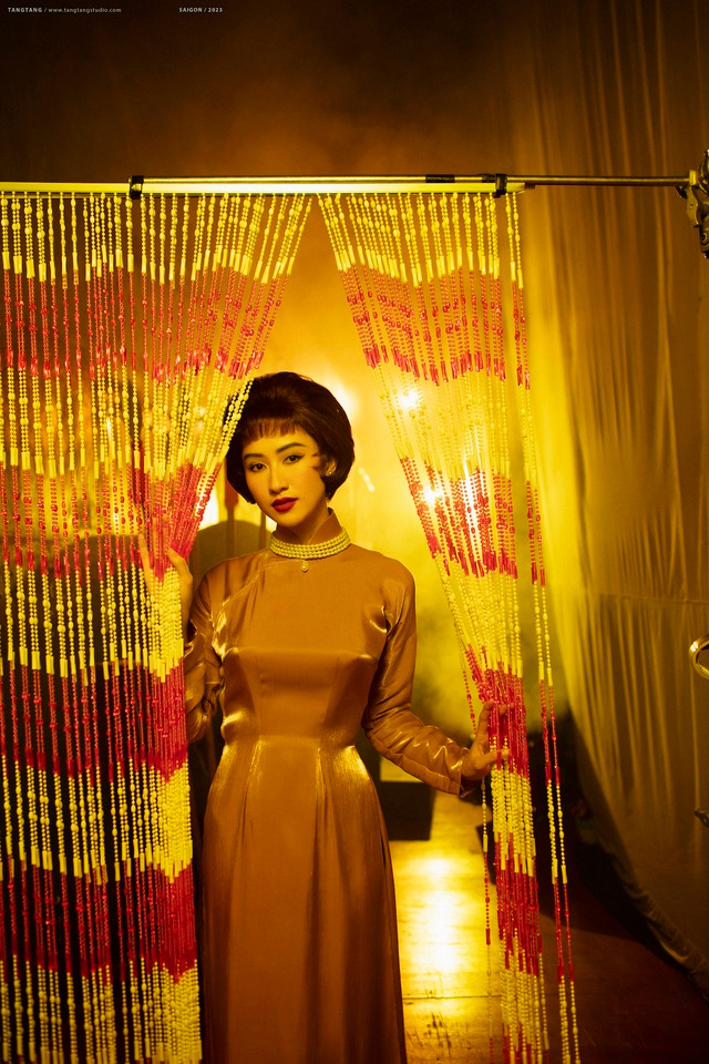 Trong khoảng thời gian đó, Hà Thu làm khách mời trong một vài chương trình truyền hình, đồng thời tập trung kinh doanh và trau dồi thêm năng lực thông qua các khóa học. Á hậu Đại dương 2014 cũng tham gia các lớp thiền ngắn ngày để xoa dịu tinh thần. Ảnh: Tang Tang Trong khoảng thời gian đó, Hà Thu làm khách mời trong một vài chương trình truyền hình, đồng thời tập trung kinh doanh và trau dồi thêm năng lực thông qua các khóa học. Á hậu Đại dương 2014 cũng tham gia các lớp thiền ngắn ngày để xoa dịu tinh thần. Ảnh: Tang Tang